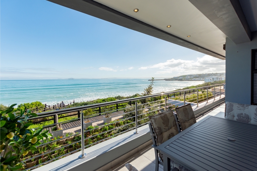 7 Bedroom Property for Sale in Calypso Beach Western Cape